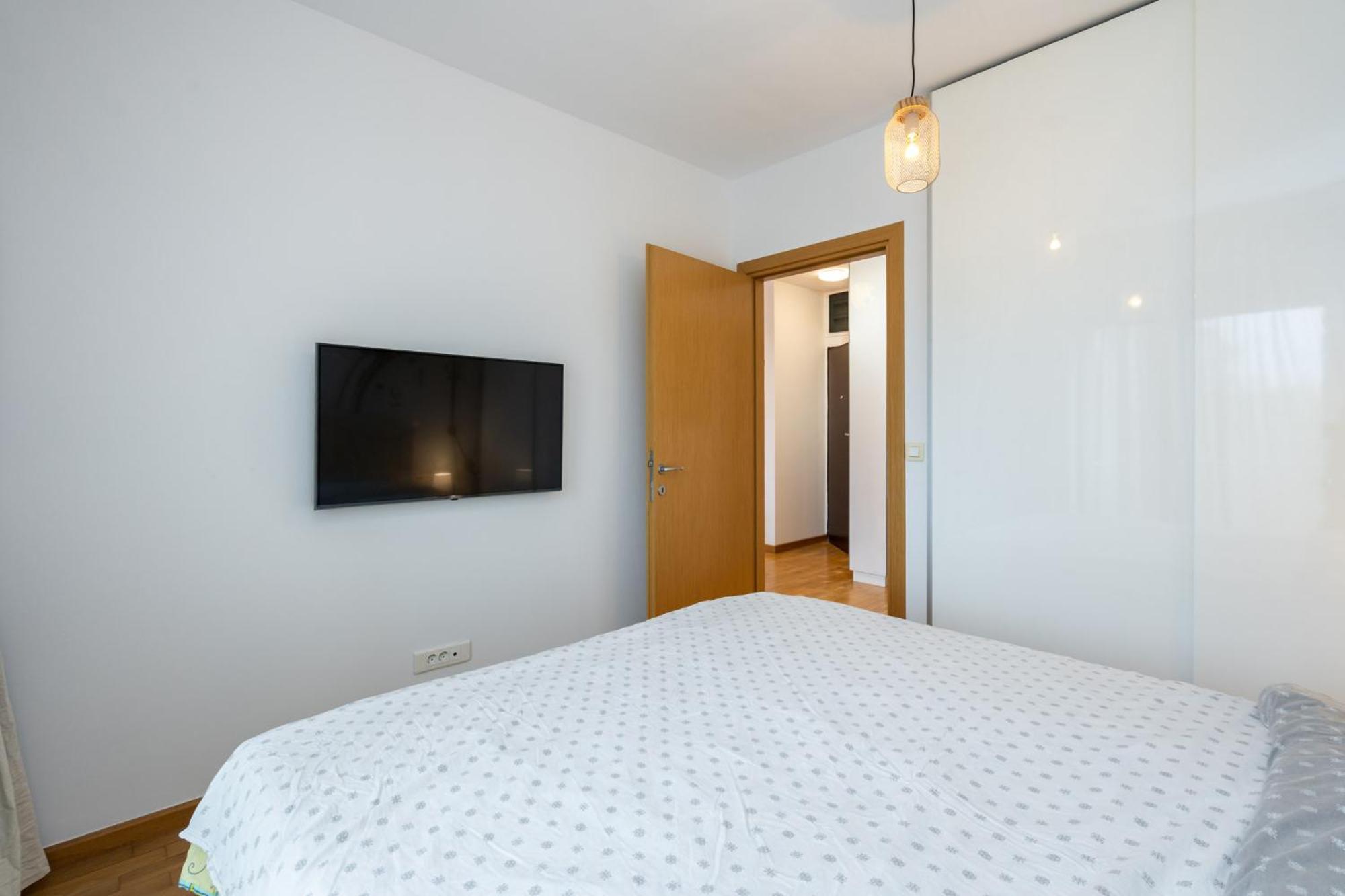 Lazynest - Modern Apartment With Parking & Balcony Bukarest Kültér fotó