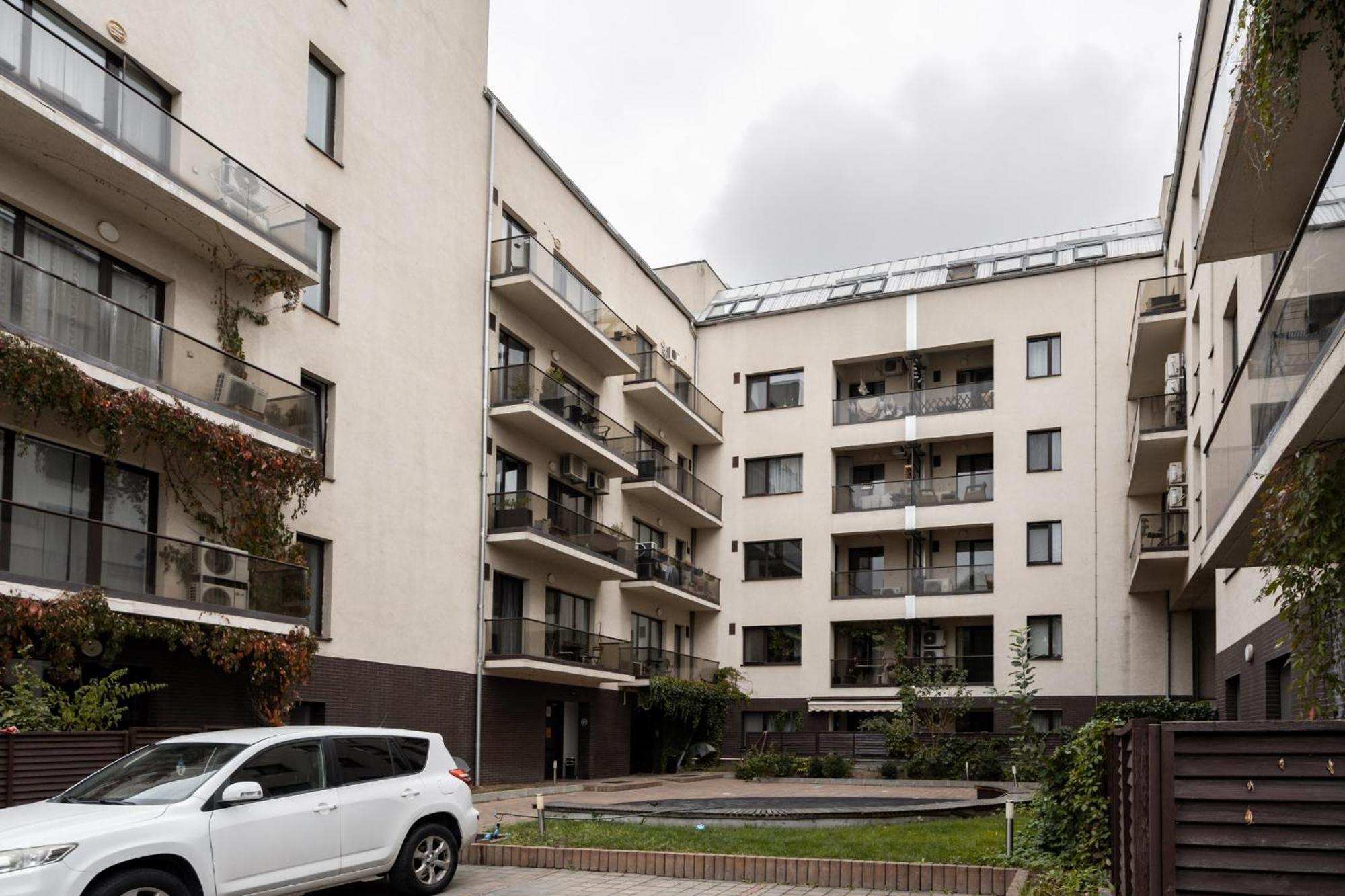 Lazynest - Modern Apartment With Parking & Balcony Bukarest Kültér fotó